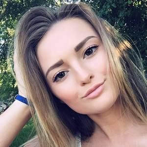 Meet your Posher, Tia